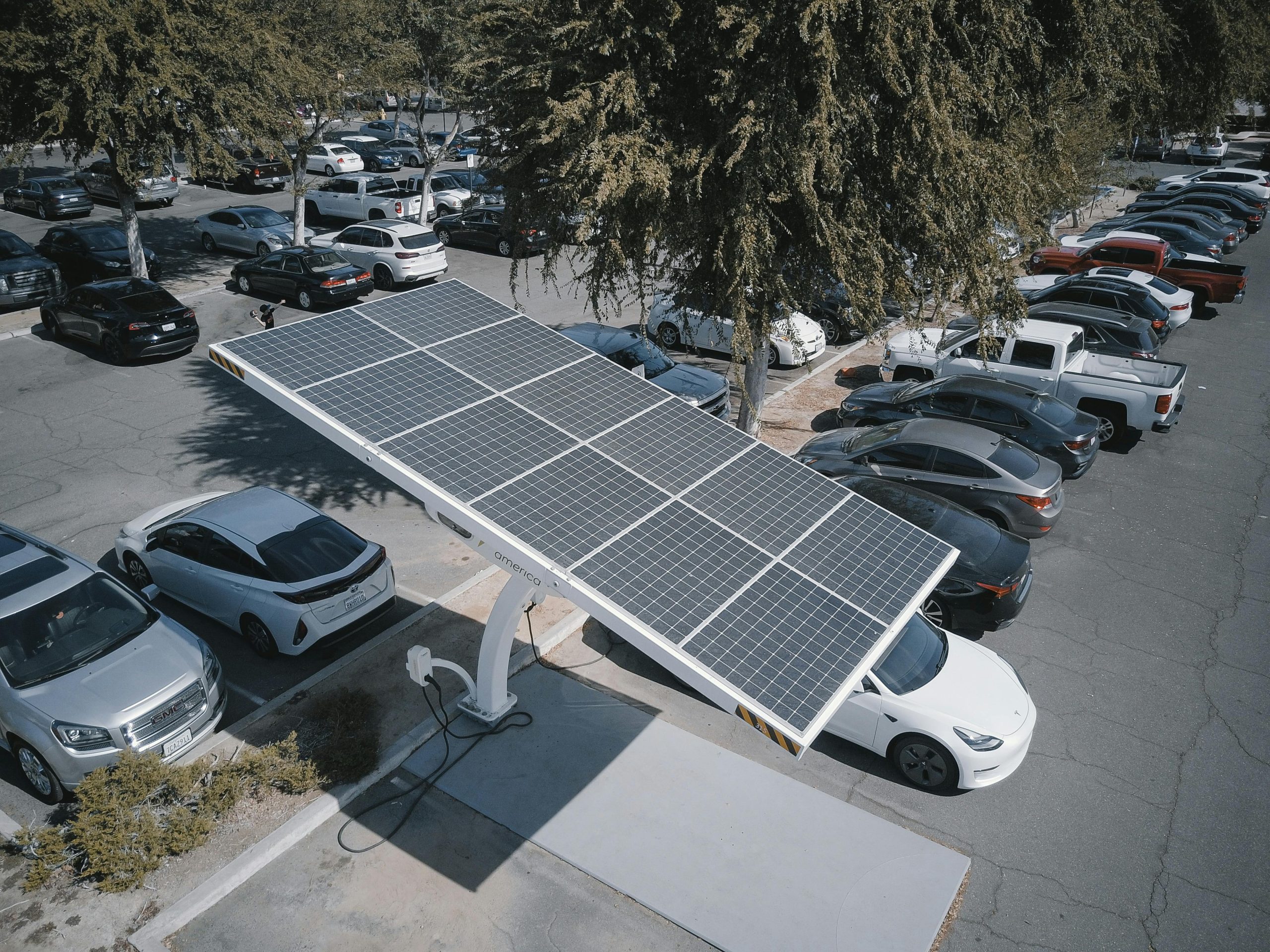 Panneau solaire qui charge correctement une batterie
