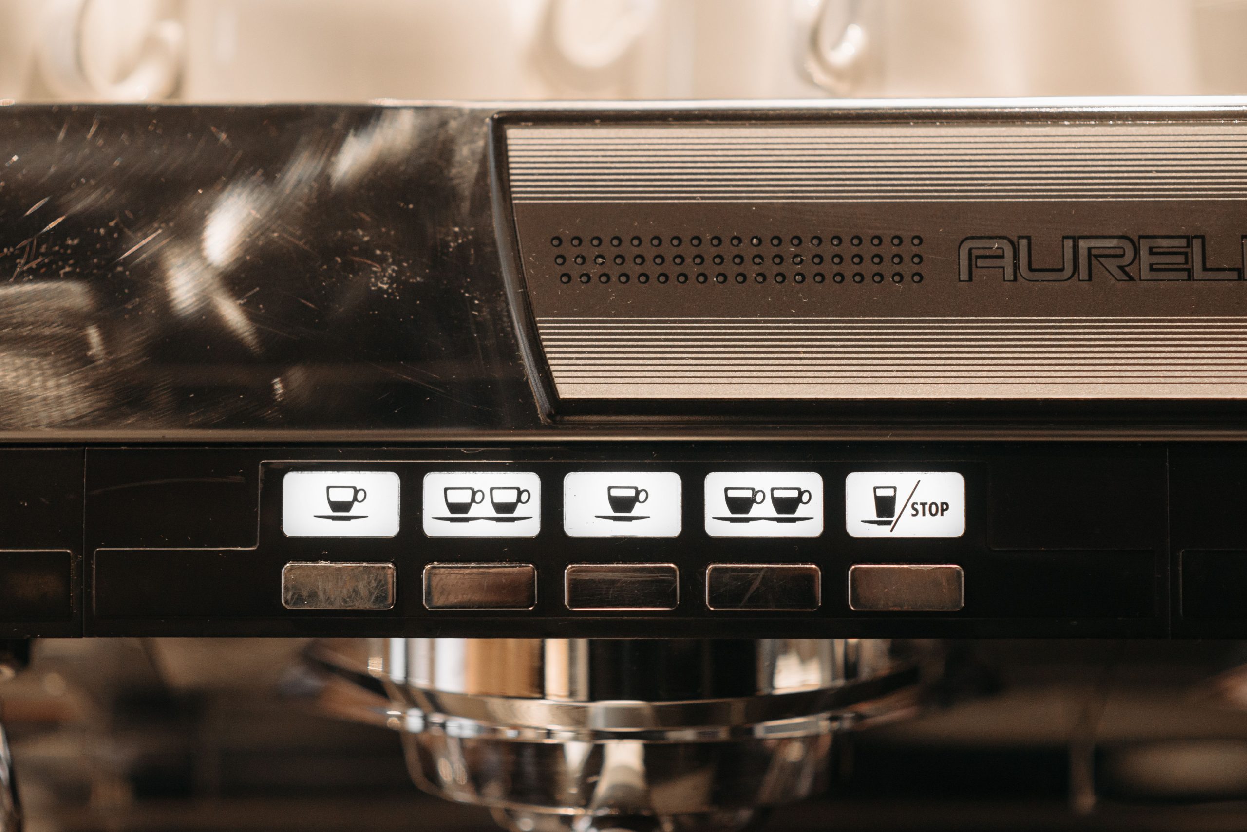 Panneau de contrôle machine espresso avec boutons